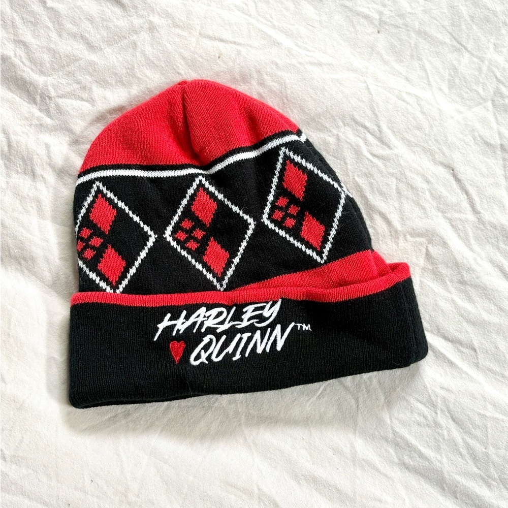 Suicide Squad Harley Quinn Diamond Beanie - Picture 2 of 4